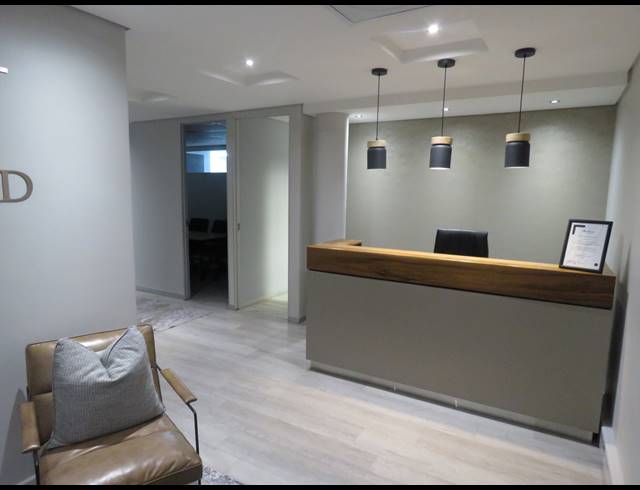 305M² OFFICE TO LET IN SOMERSET WEST MALL TRIANGLE